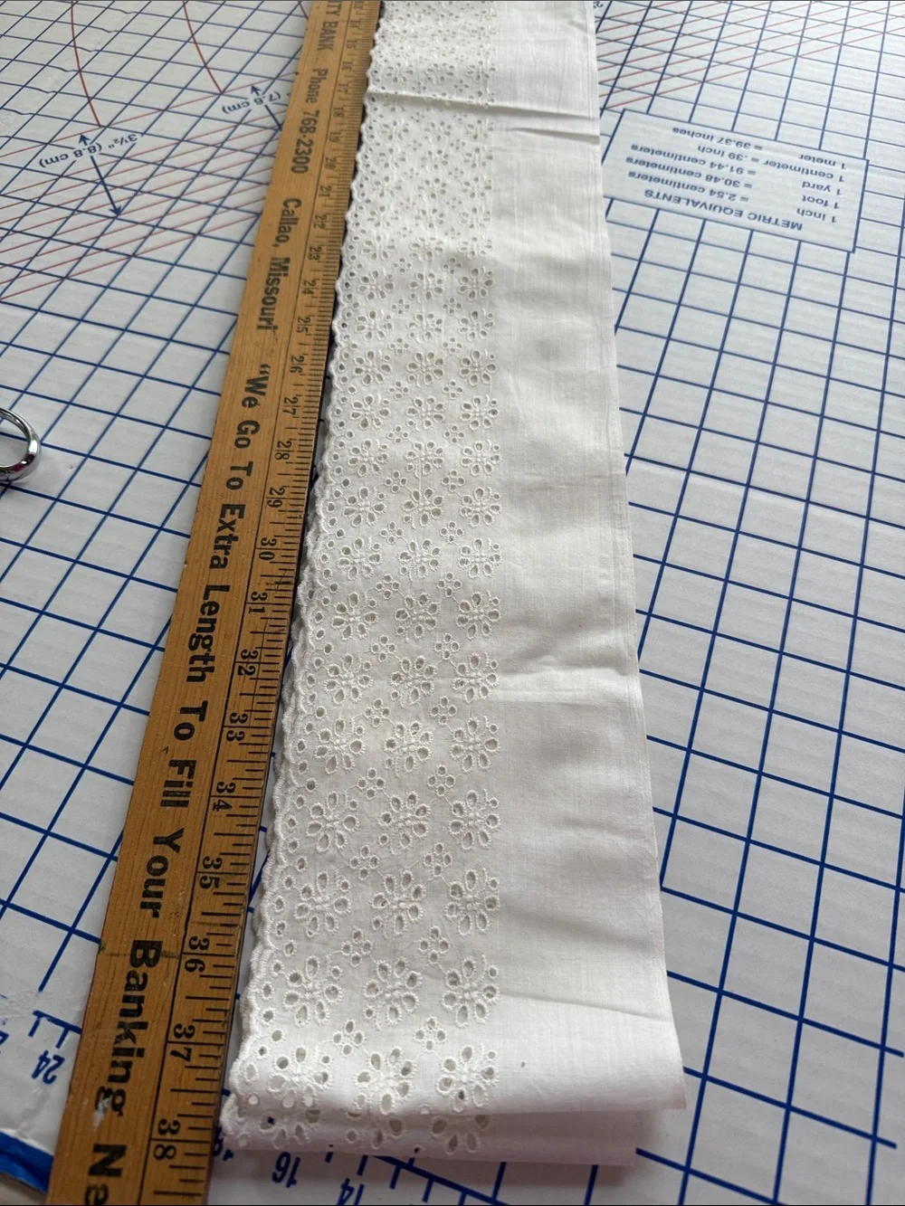 Vintage Cotton Eyelet Embroidered Edging 6 Yards x 5” Cream Floral Scalloped